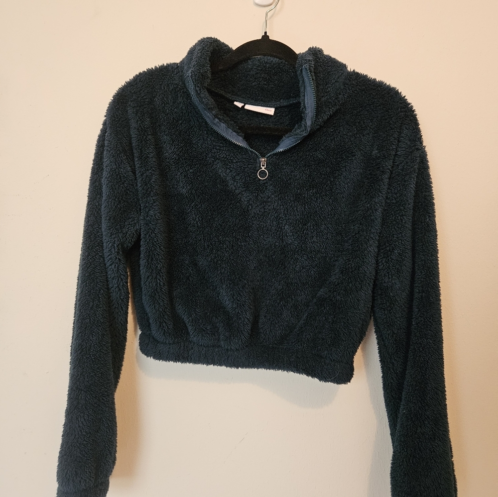 Cozy Fleece Pullover in Dark Green